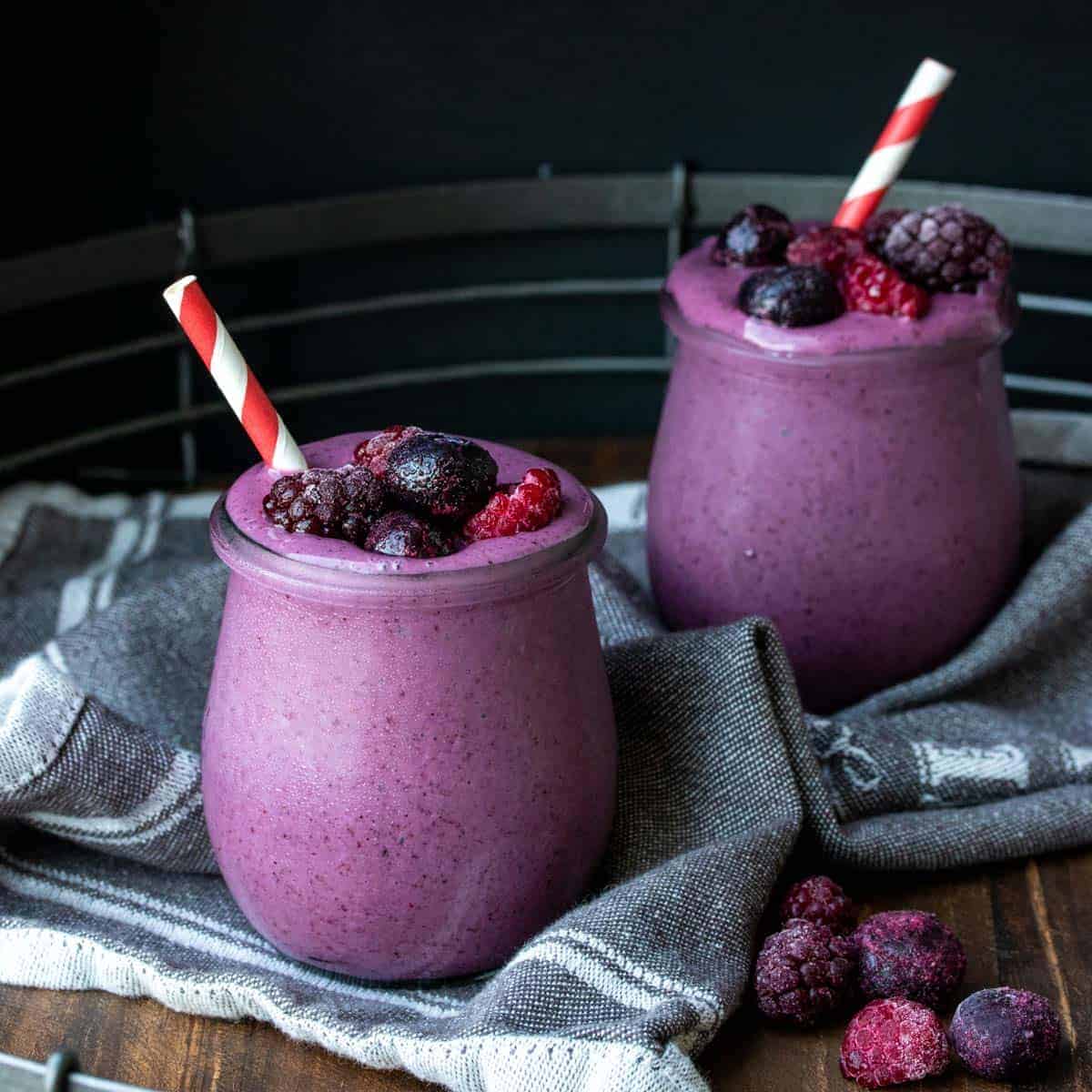 Quick & Healthy Banana Berry Smoothie: Antioxidant Powerhouse